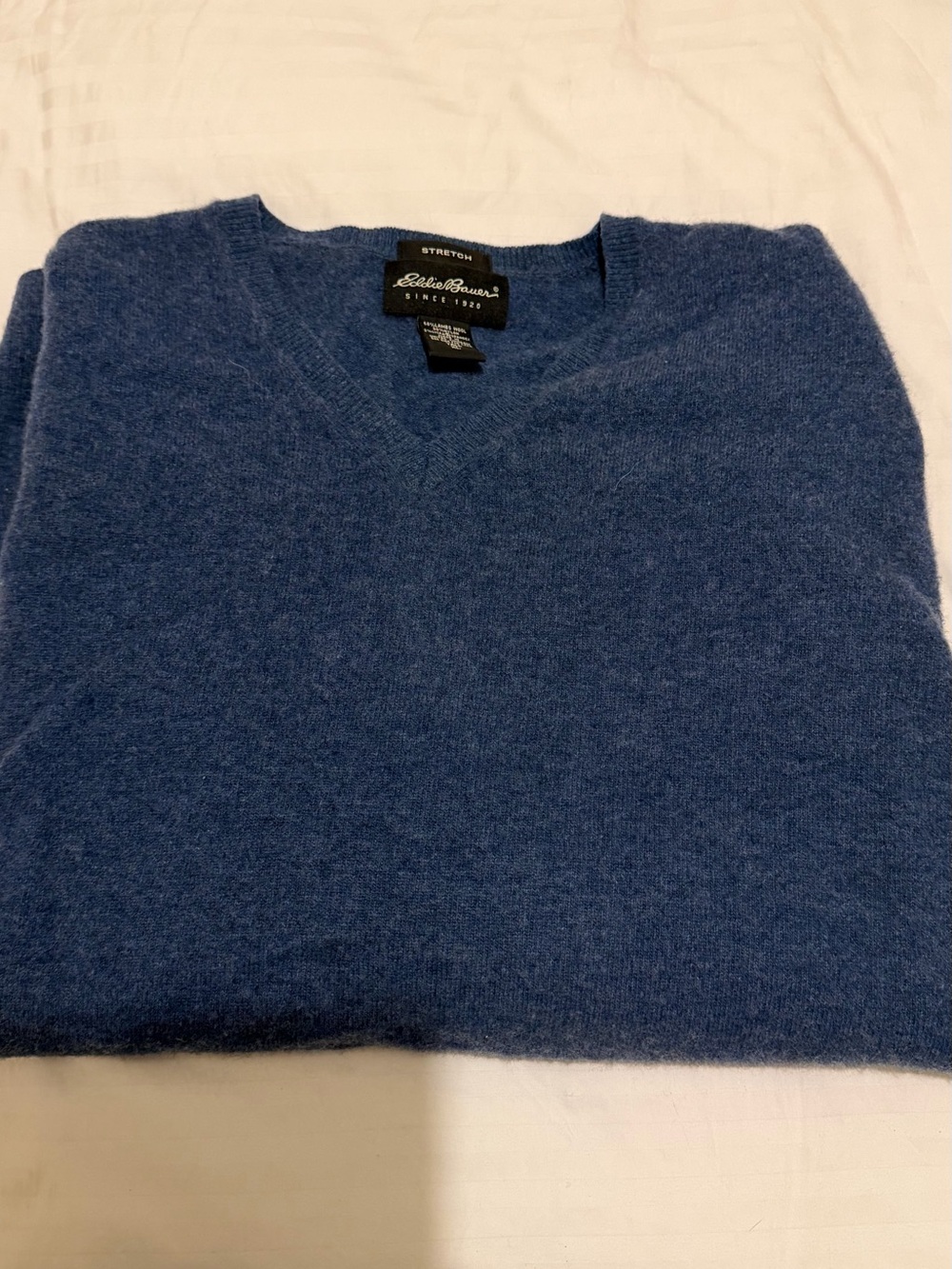 Eddie Bauer Men's XL Tall Blue Lambswool V-Neck Sweater - Picture 4 of 4